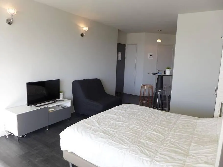 Superbe Studio Miramar Plein Sud, Pieds Dans L'Eau Biarritz Apartment